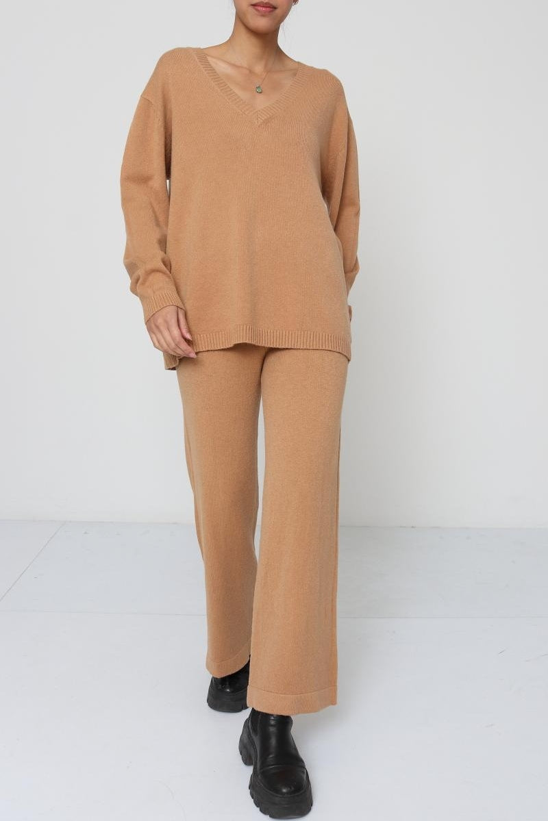 Studio Set in Camel